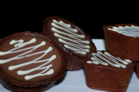 individual chocolate peanut butter tarts