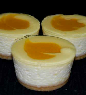 individual mango cheesecake